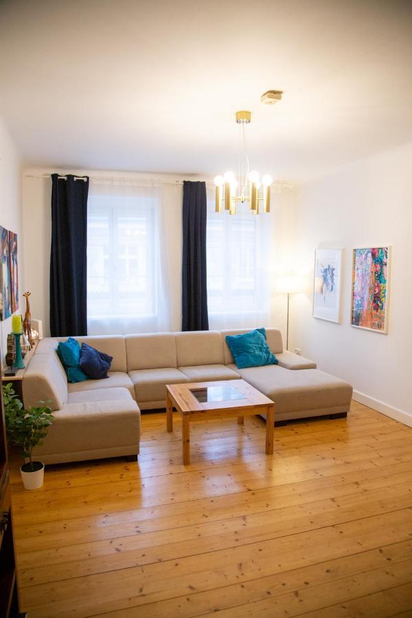 Velky 3-Izbovy Apartman Bratislava-Stare Mesto Eksteriør billede