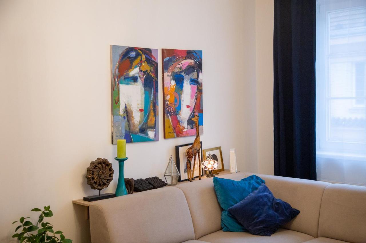 Velky 3-Izbovy Apartman Bratislava-Stare Mesto Eksteriør billede