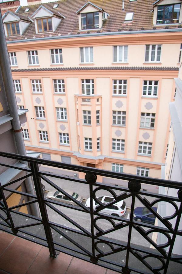 Velky 3-Izbovy Apartman Bratislava-Stare Mesto Eksteriør billede