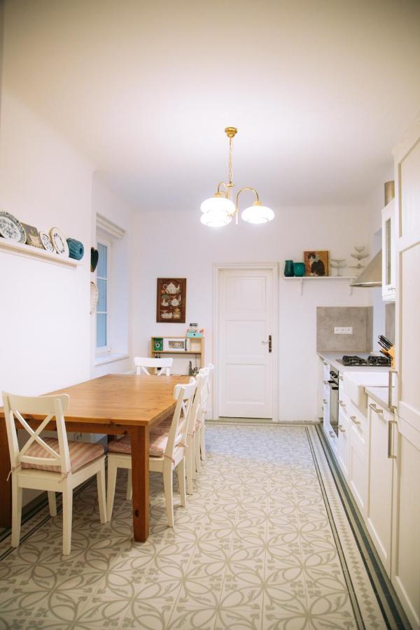 Velky 3-Izbovy Apartman Bratislava-Stare Mesto Eksteriør billede
